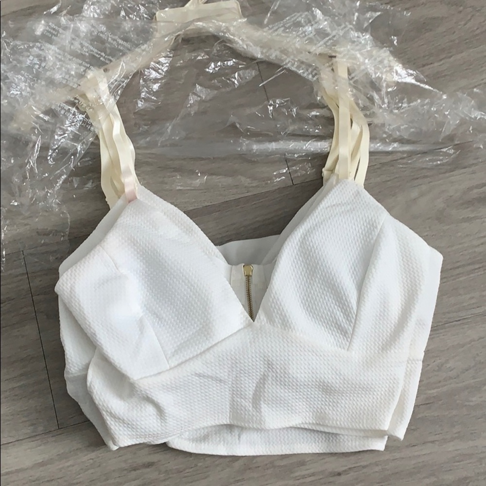 White textured crop top